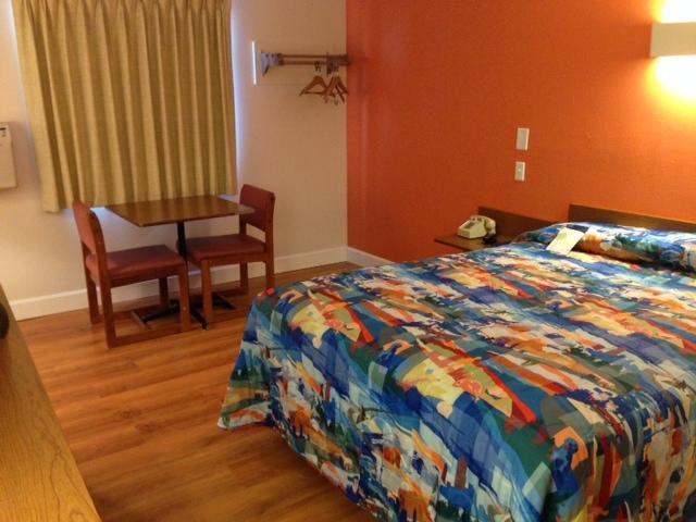 Rodeway Inn Emporia Room photo