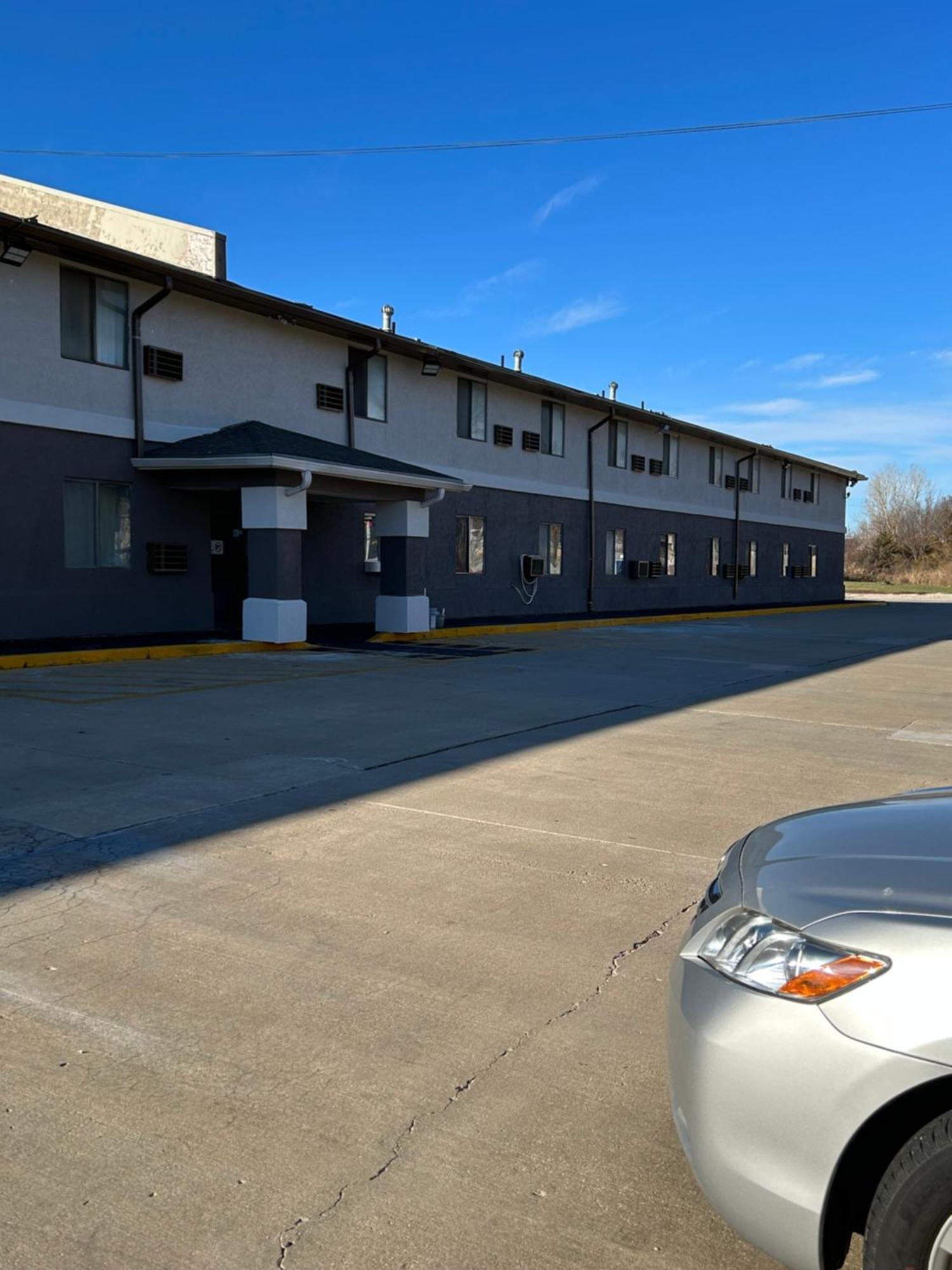 Rodeway Inn Emporia Exterior photo